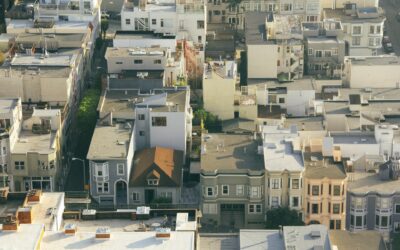 Flat Roofs vs. Pitched Roofs: A Quick Comparison